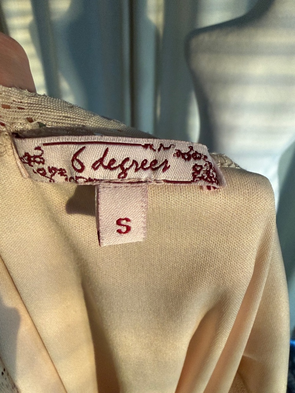 6 degrees Cream lace top with shimmer